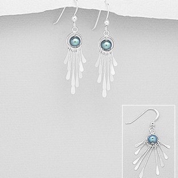 038 925 Silver Hook Freshwater Pearl Earrings
